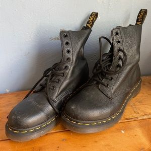 Doc Martens eyelet boot, size 8 (6UK)